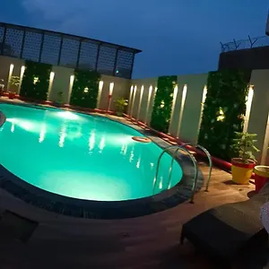 Отель Surasena Regal Vista Agra, Агра